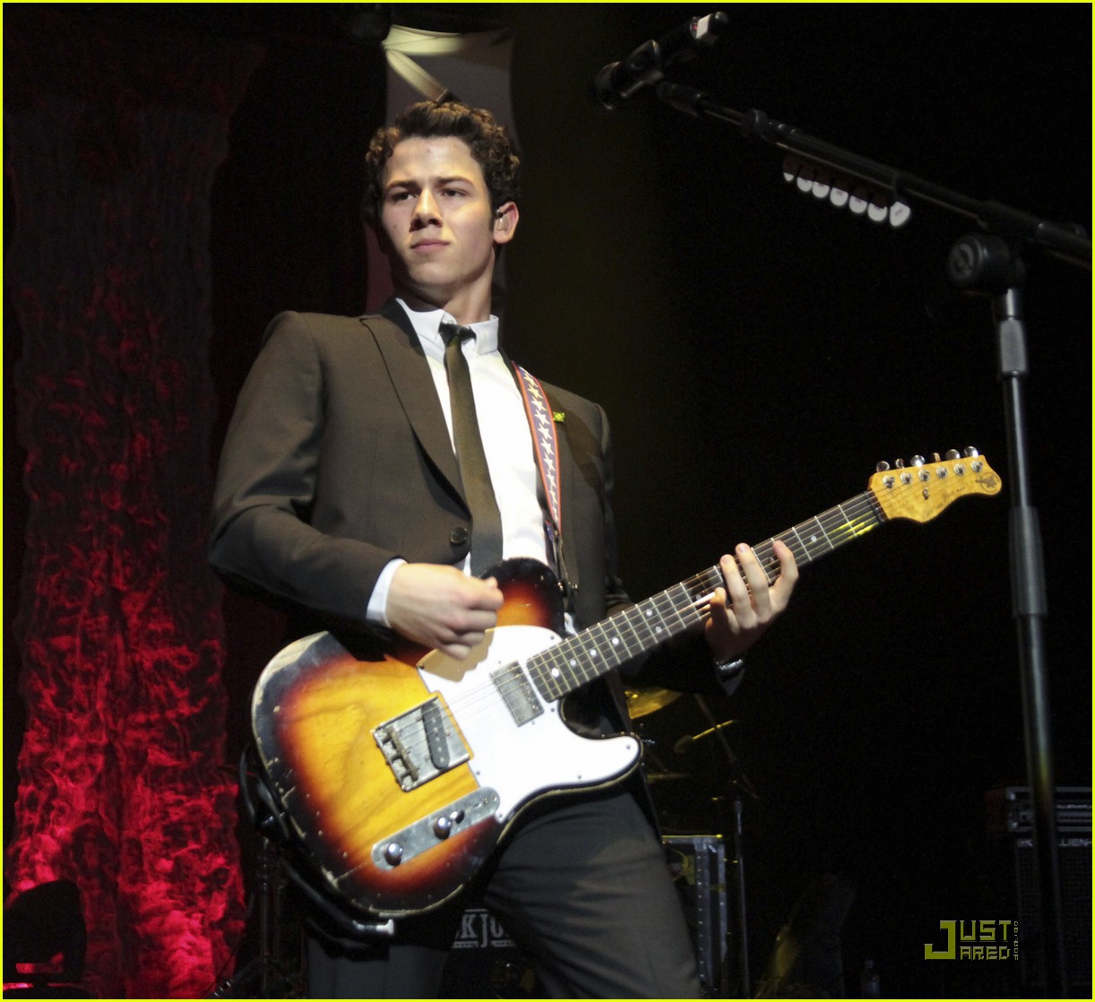 Nick Jonas: Sao Paulo Showstopper!