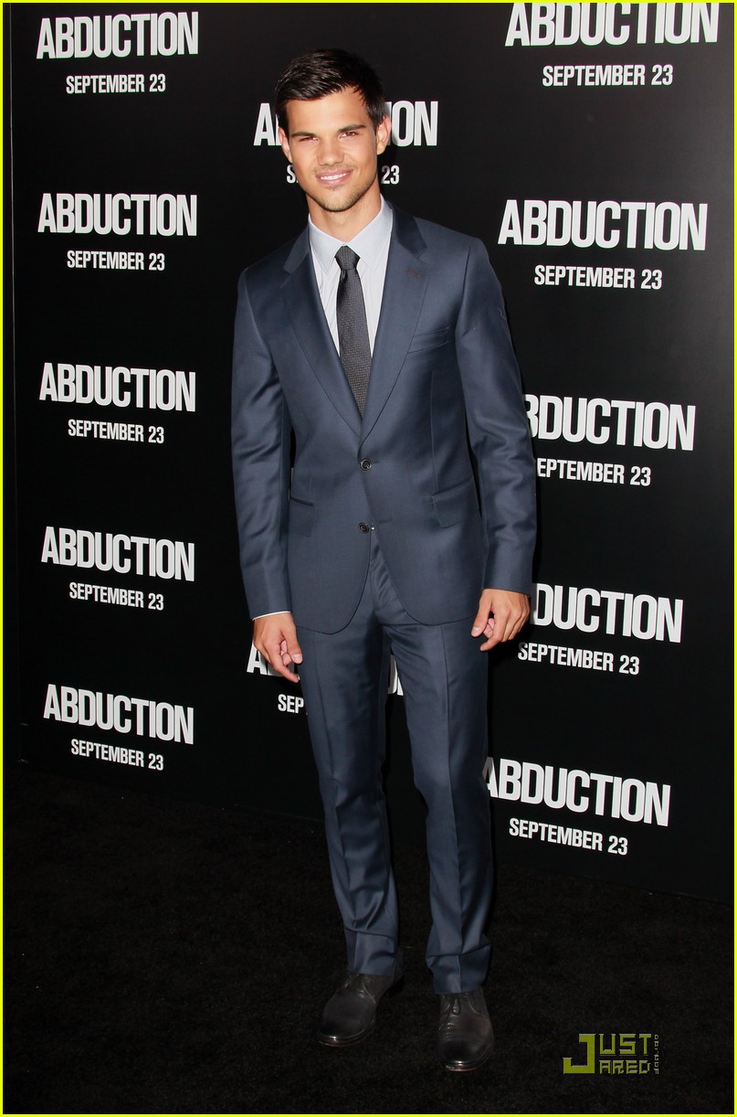 Taylor Lautner: 'Abduction' Premiere!