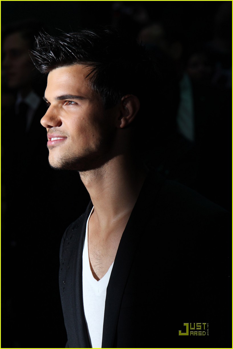 Taylor Lautner & Lily Collins: 'Abduction' Premiere in London!