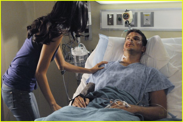 Alice Greczyn Tries to 'Escape From Sutton Island'