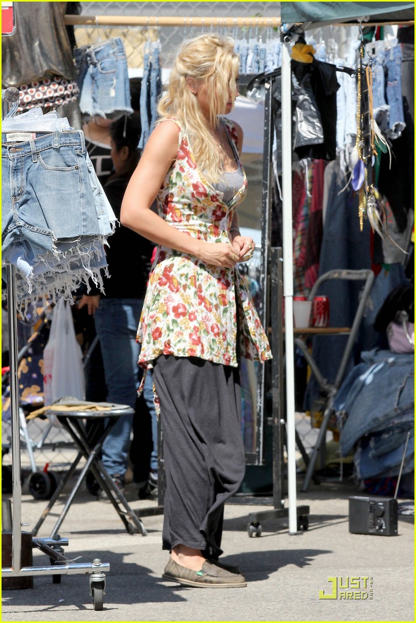 Aly & AJ: Michalkas at the Market