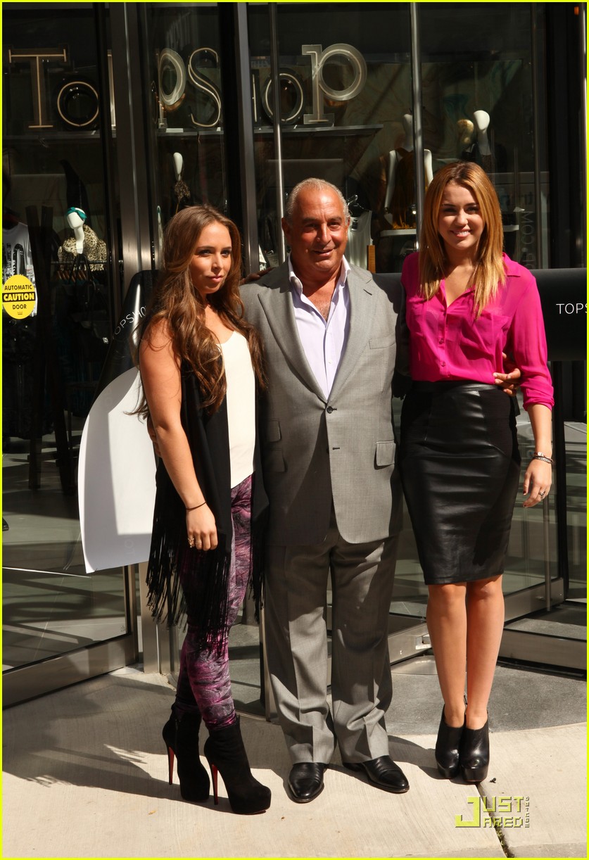 Miley Cyrus: TopShop Chicago Grand Opening!
