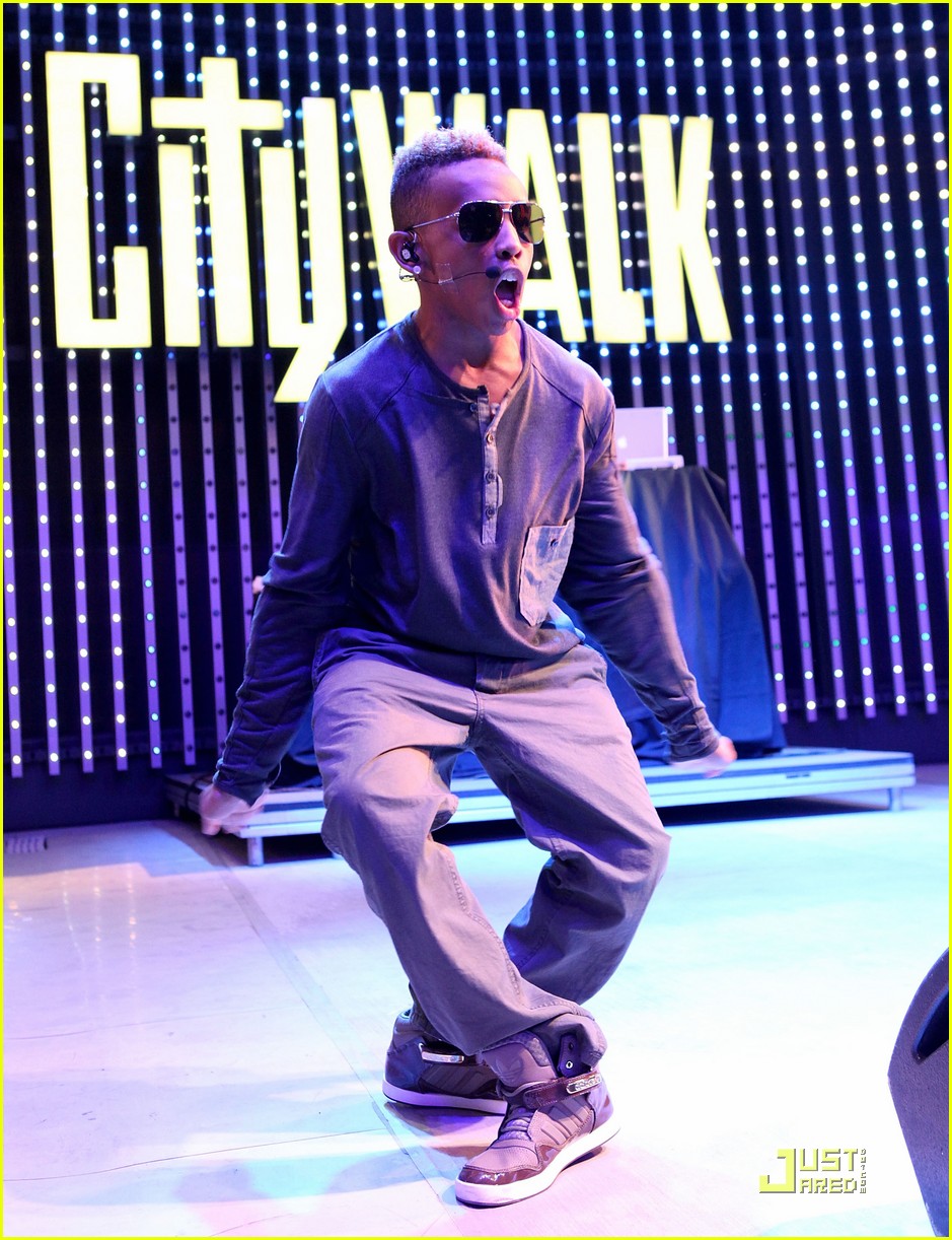 Mindless Behavior Hits Hard Rock Cafe