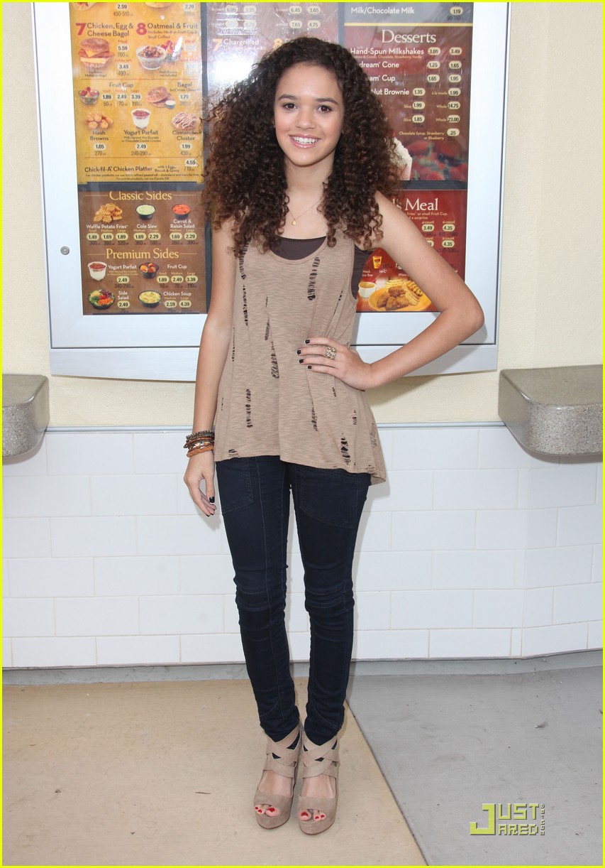 Madison Pettis: Chick Fil A Cutie!