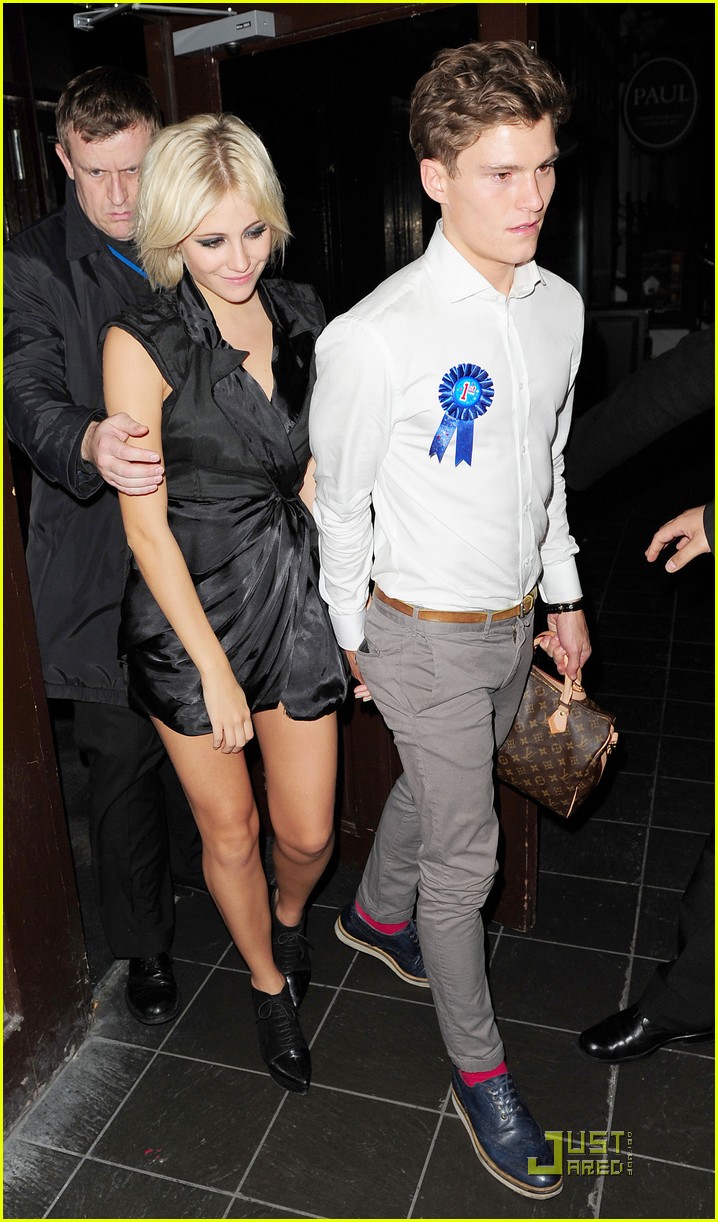 Pixie Lott Celebrates 'All About Tonight' Number 1!