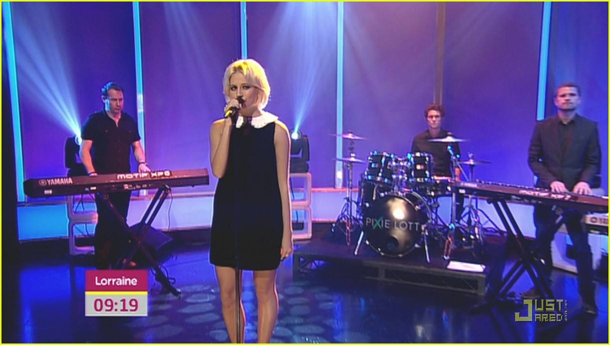 Pixie Lott 'Can Always Make Time' for Oliver Cheshire