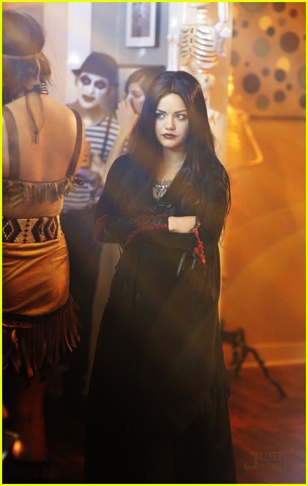 Pretty Little 'Halloween' Liars -- PICS & Promo!