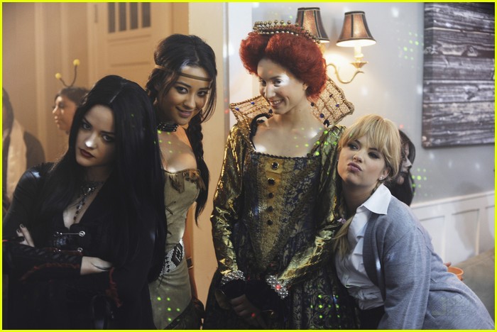 Pretty Little 'Halloween' Liars -- PICS & Promo!