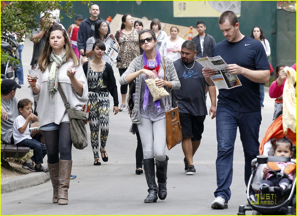 Selena Gomez 'Monkeys' Around at the L.A. Zoo