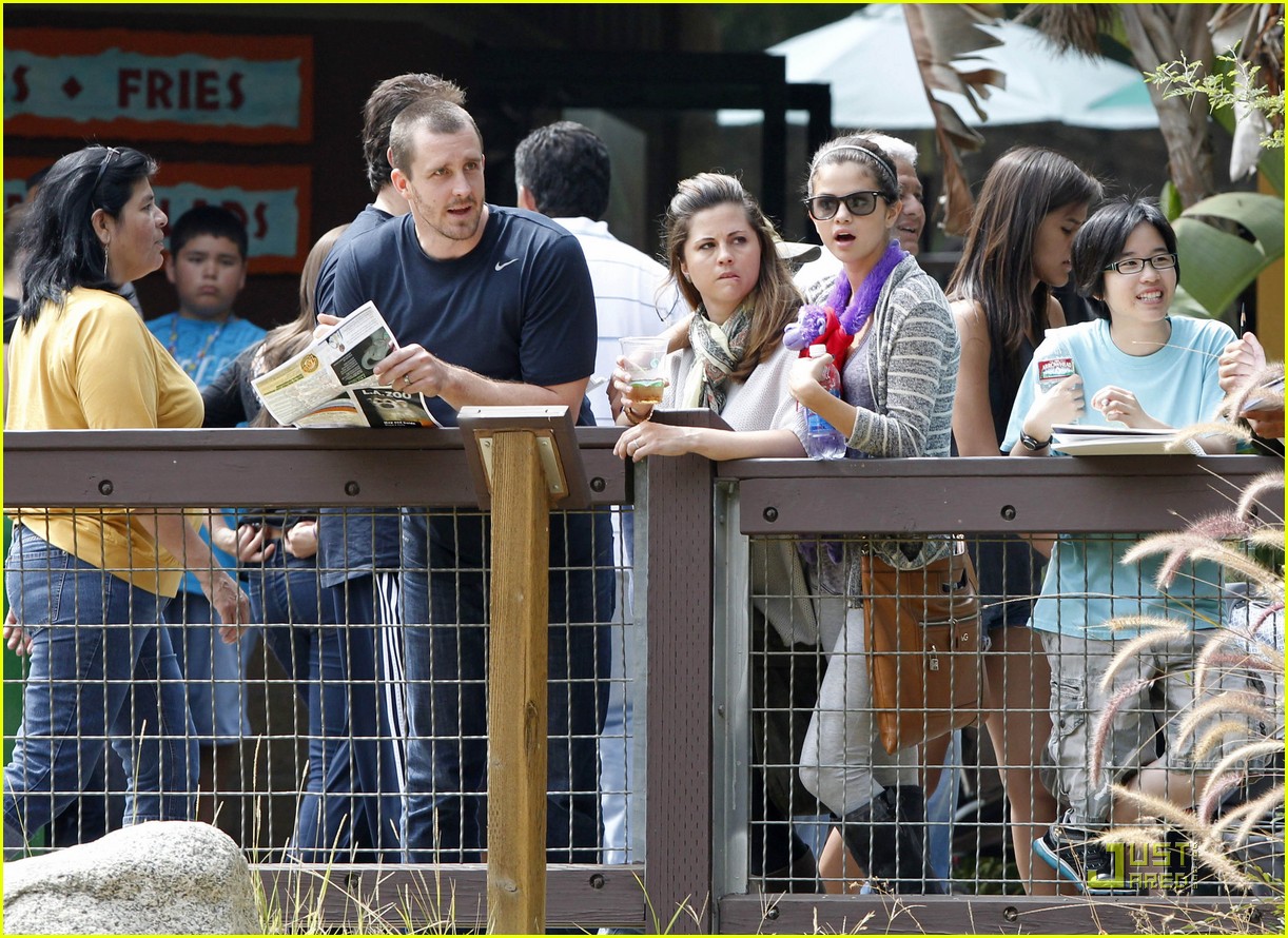 Selena Gomez 'Monkeys' Around at the L.A. Zoo