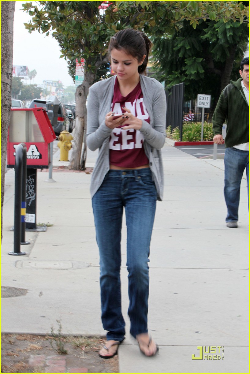 Selena Gomez: Staples Center Date with Justin Bieber!