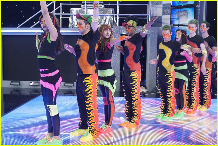 Shake It Up: Blacklights, Bay-Bee!