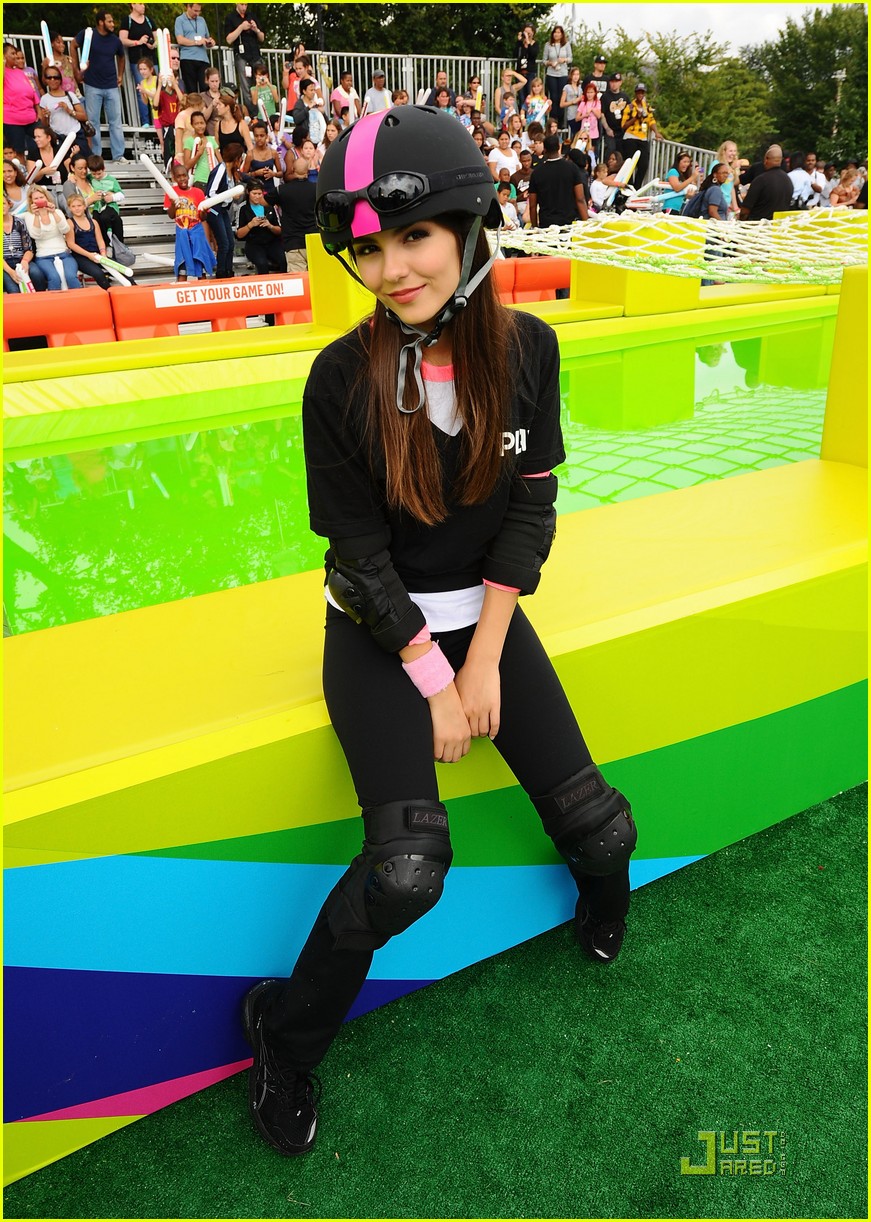 Victoria Justice: Obstacle Course in DC with Matt Bennett