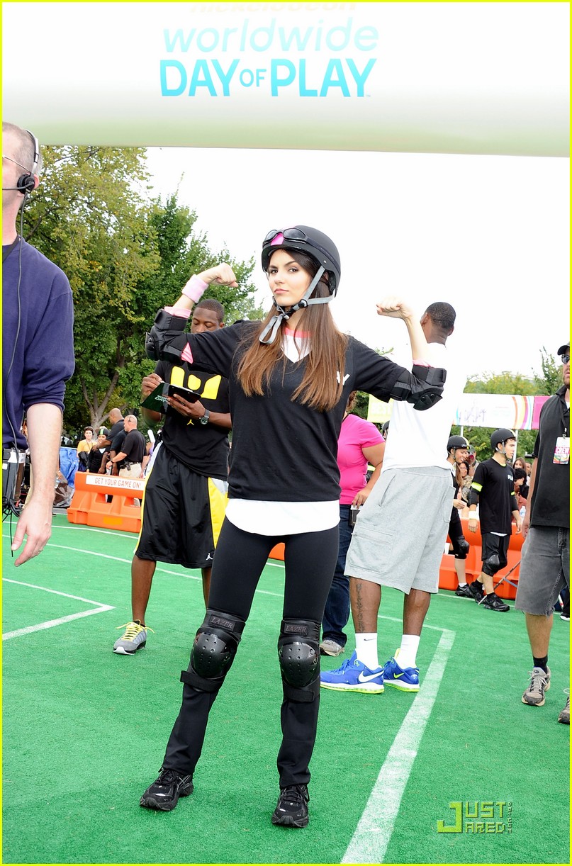 Victoria Justice: Obstacle Course in DC with Matt Bennett