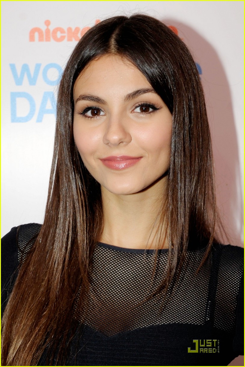 Victoria Justice & Ariana Grande: Worldwide Day of Play Gala!