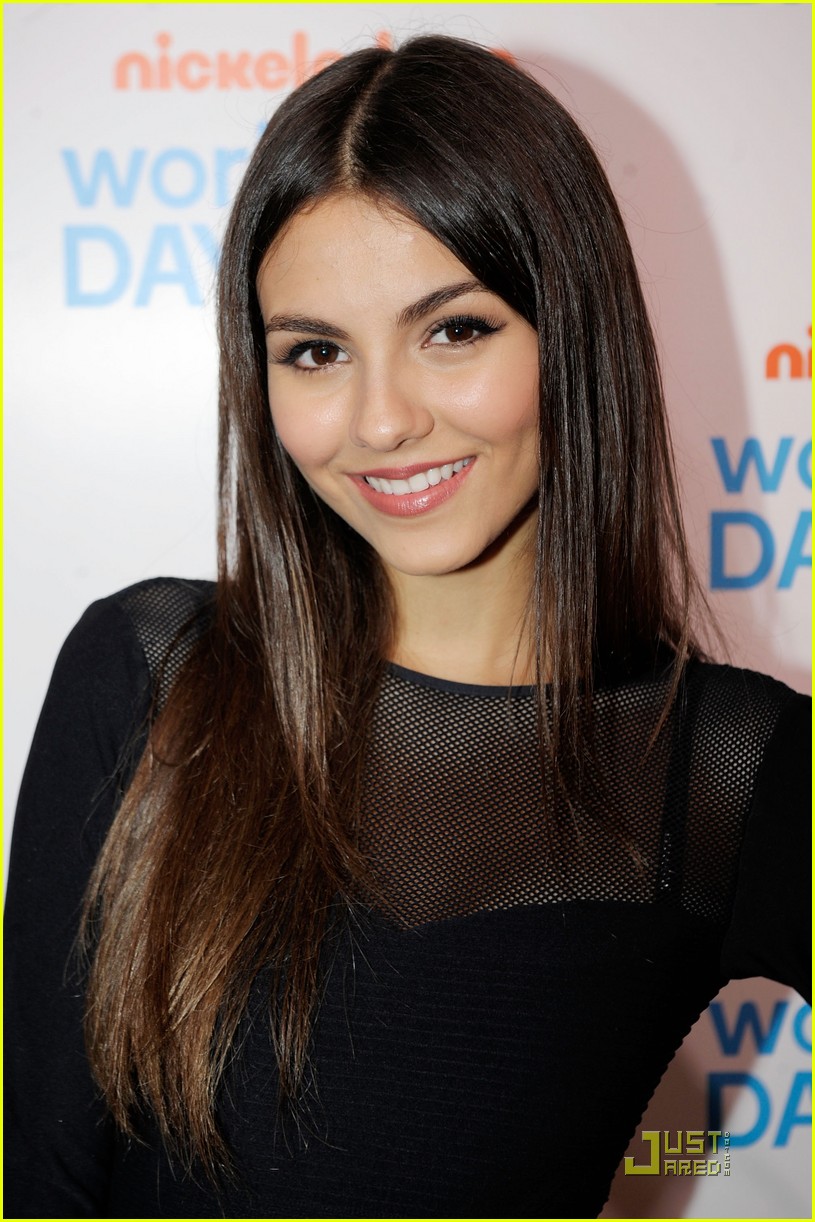 Victoria Justice & Ariana Grande: Worldwide Day of Play Gala!