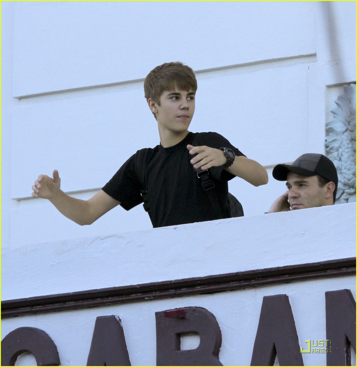 Justin Bieber: 'Mistletoe' --First Listen!