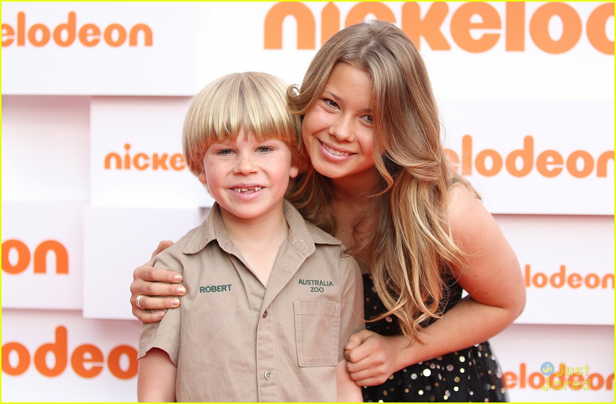 Bindi Irwin & Tiffany Epsensen: Aussie KCAs 2011!