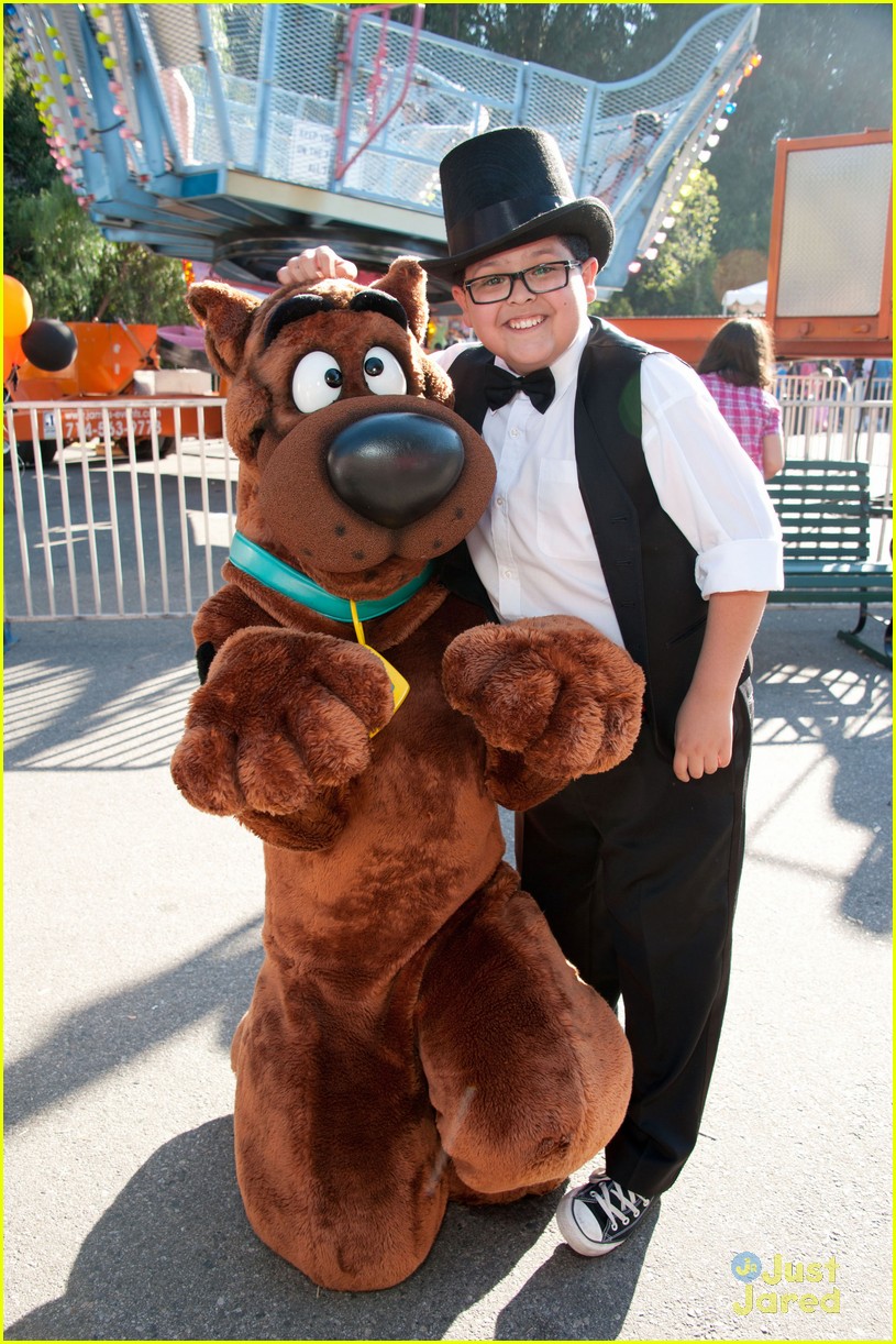Rico Rodriguez, Nathan Kress & More Have a Good Time with Camp Ronald McDonald