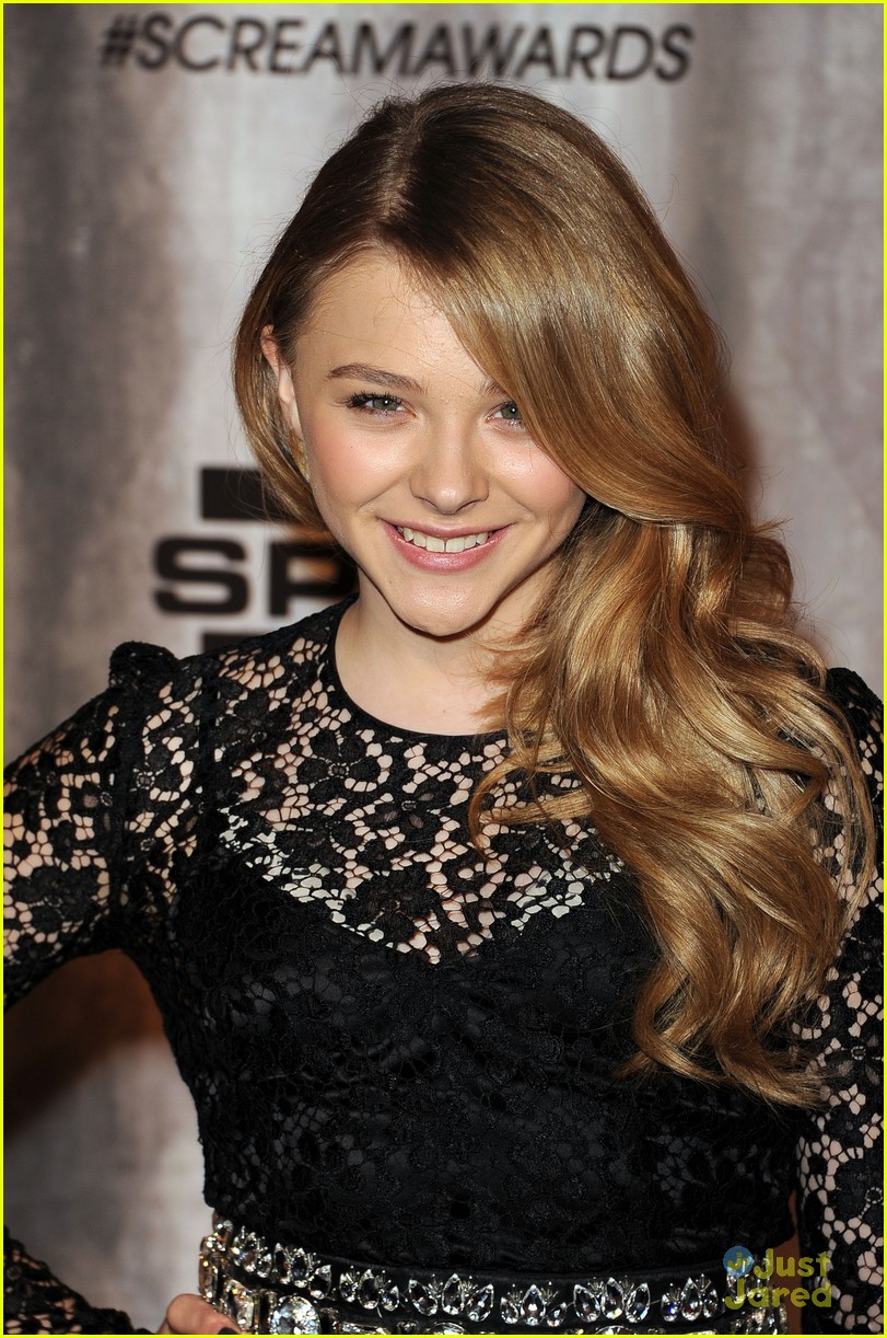 Chloe Moretz: Lollipop Girl at Scream Awards!