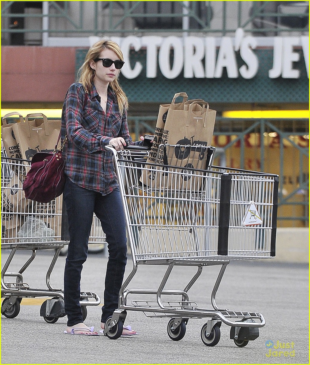 Emma Roberts: 'I'm Really Good With Casual'