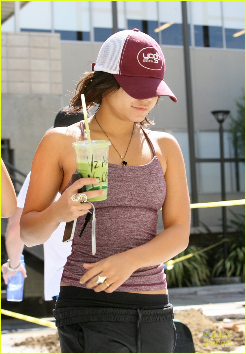 Vanessa & Stella Hudgens Hide Under Hats