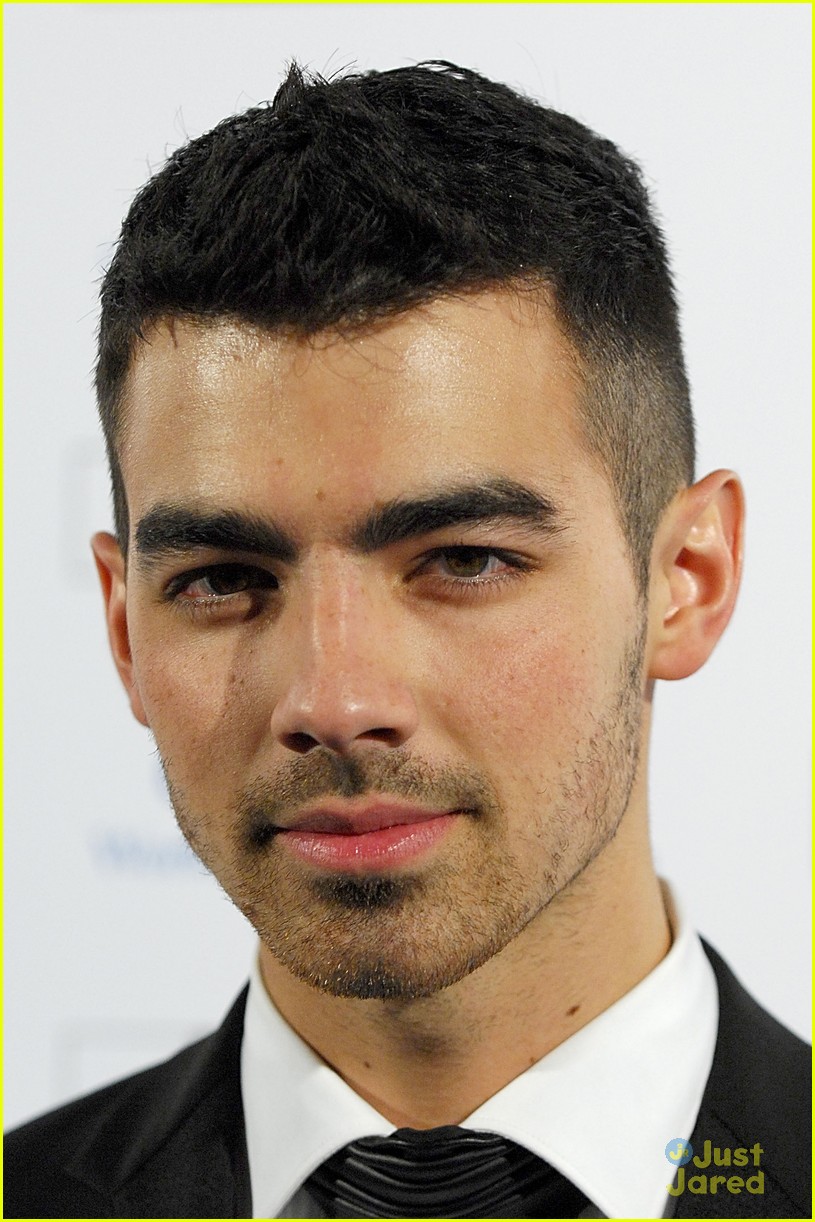Joe Jonas Supports Elton John AIDS Foundation