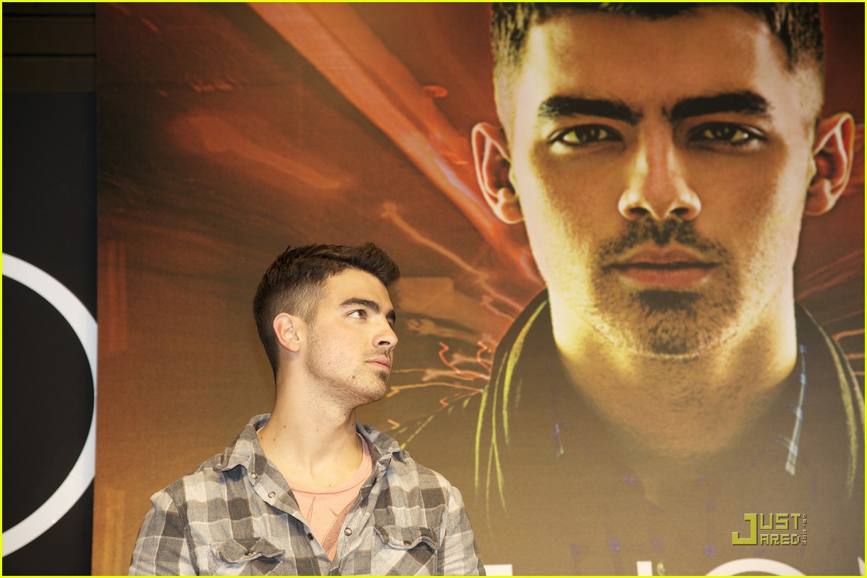 Joe Jonas: Madrid Man!