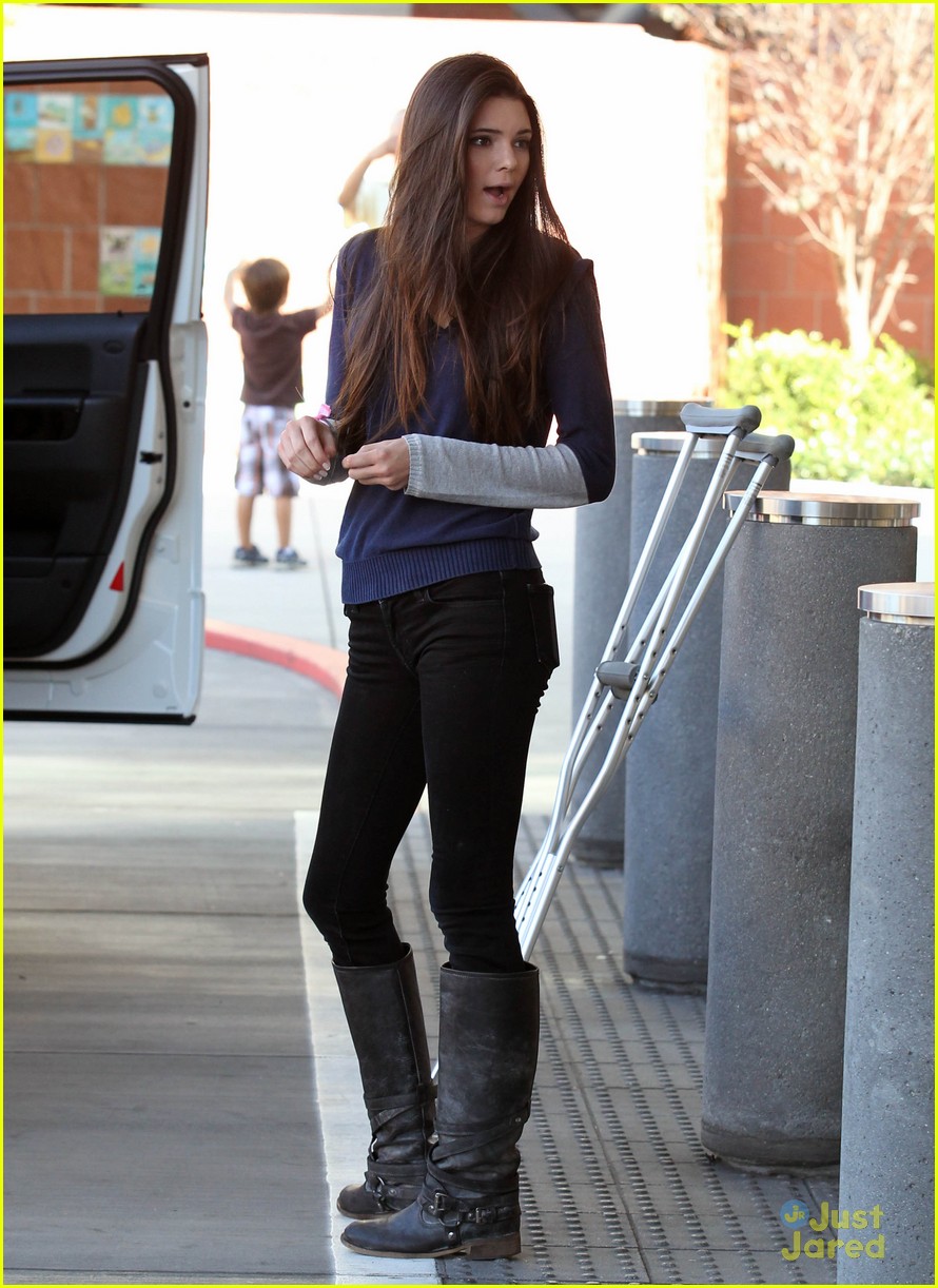 Kendall Jenner: Children's Hospital Visit!