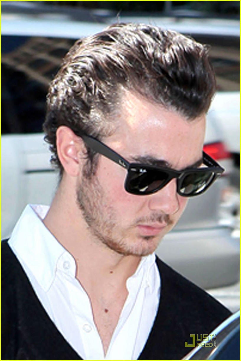 Kevin & Danielle Jonas Make It In Manhattan