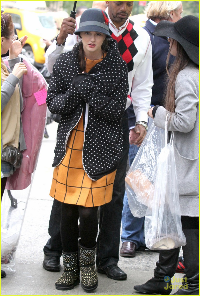Leighton Meester: 'Sherlock Holmes' on GG Set