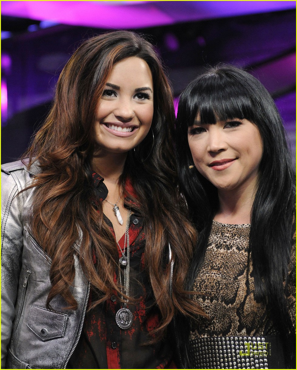 Demi Lovato: Backstage Behind The Scenes -- FIRST LOOK!