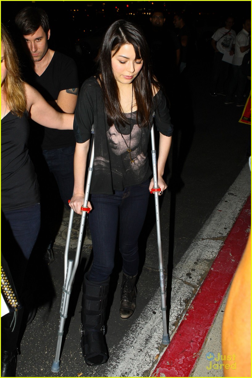 Miranda Cosgrove: Foo Fighters Concert Goer