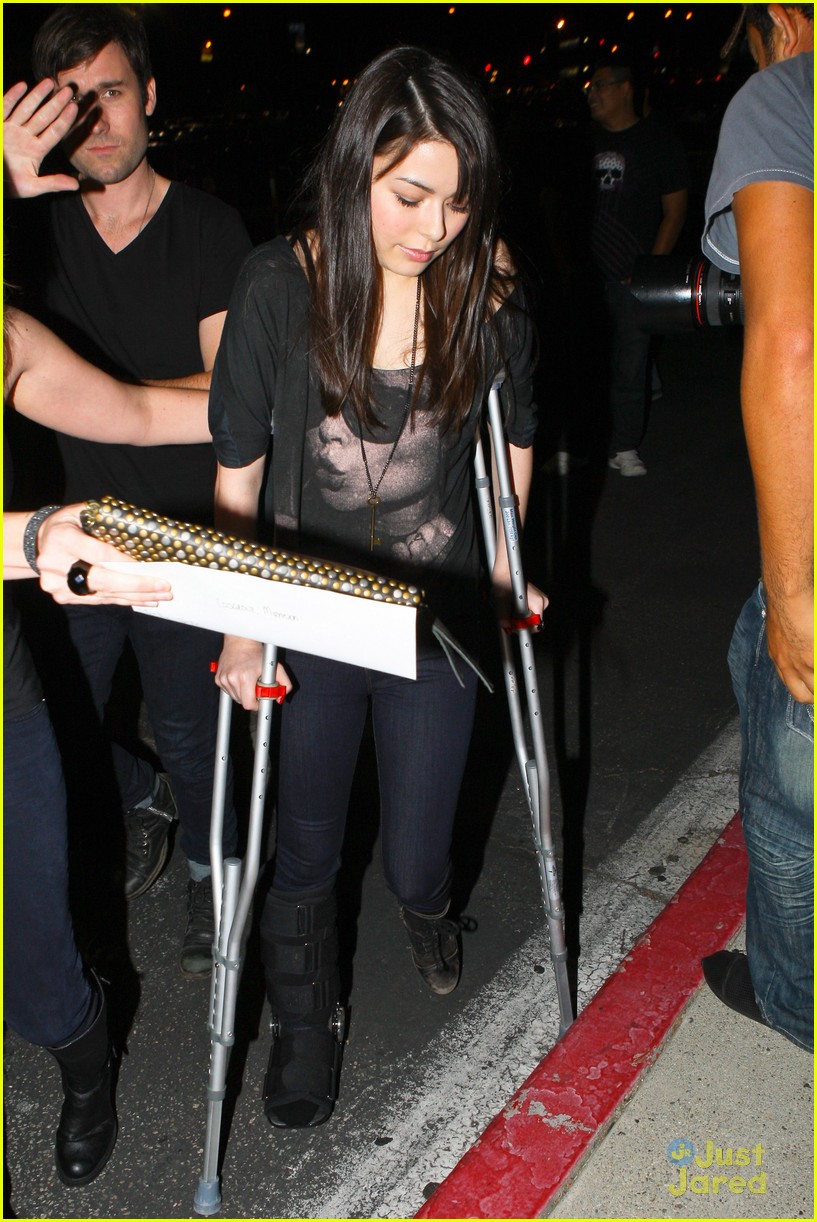 Miranda Cosgrove: Foo Fighters Concert Goer