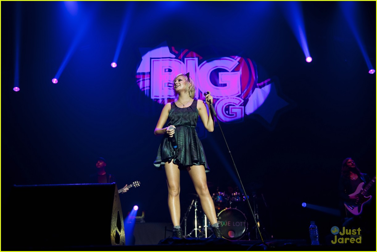 Pixie Lott: GirlGuiding Big Gig!