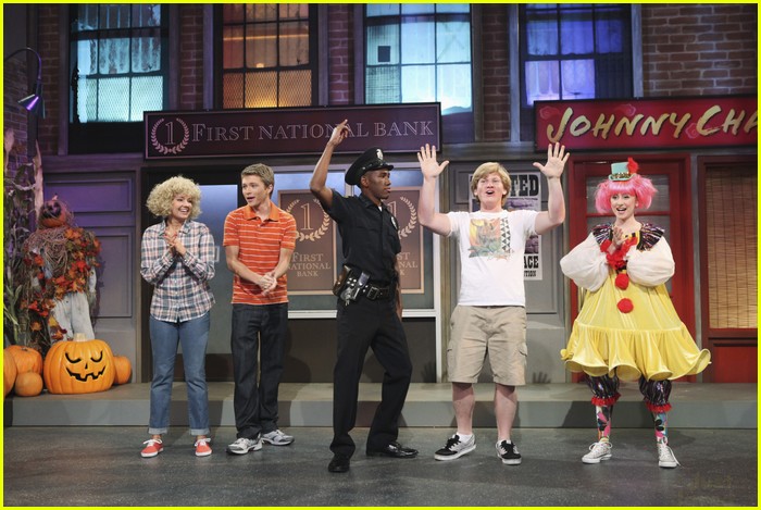 Halloween Gets 'So Random' with Iyaz!