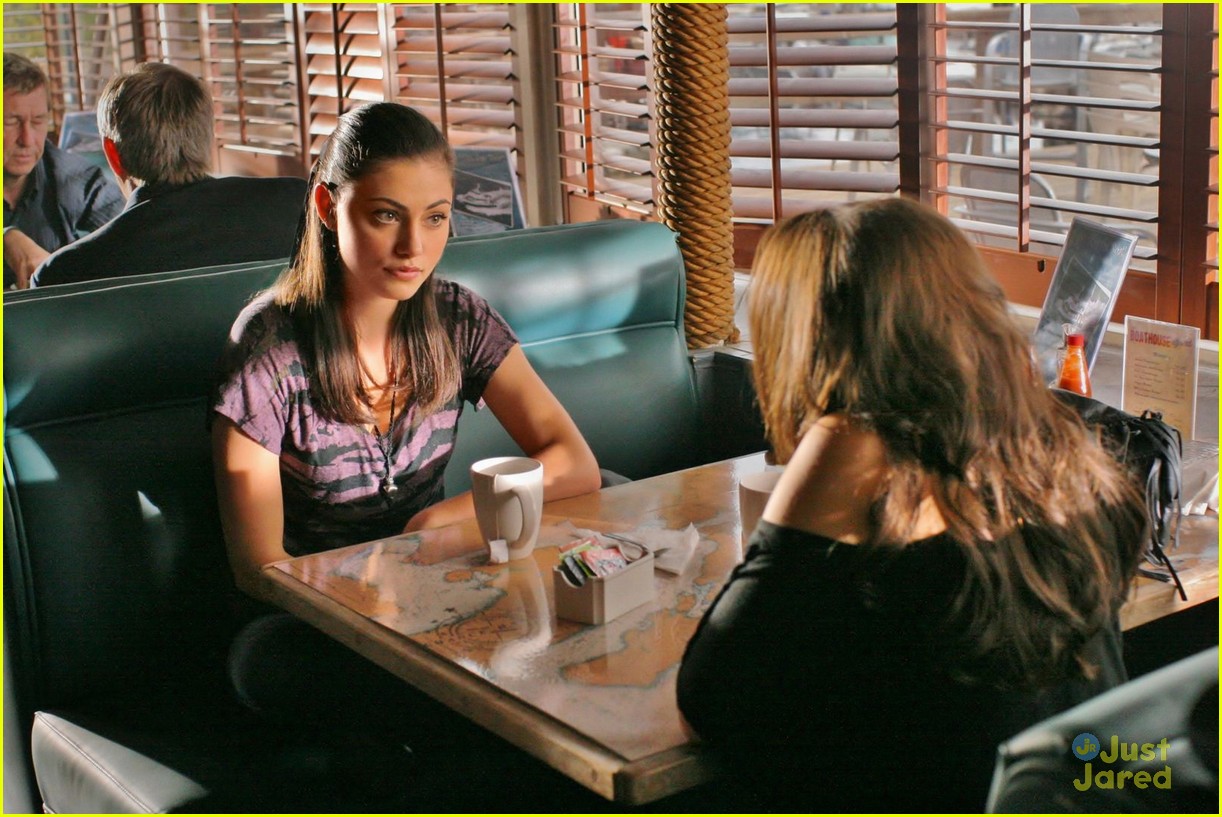 The Secret Circle 'Wake's Up