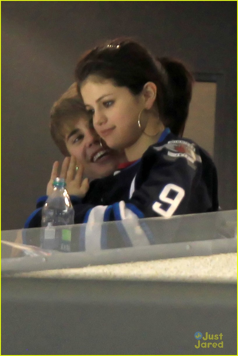 Selena Gomez & Justin Bieber: Hockey Honeys