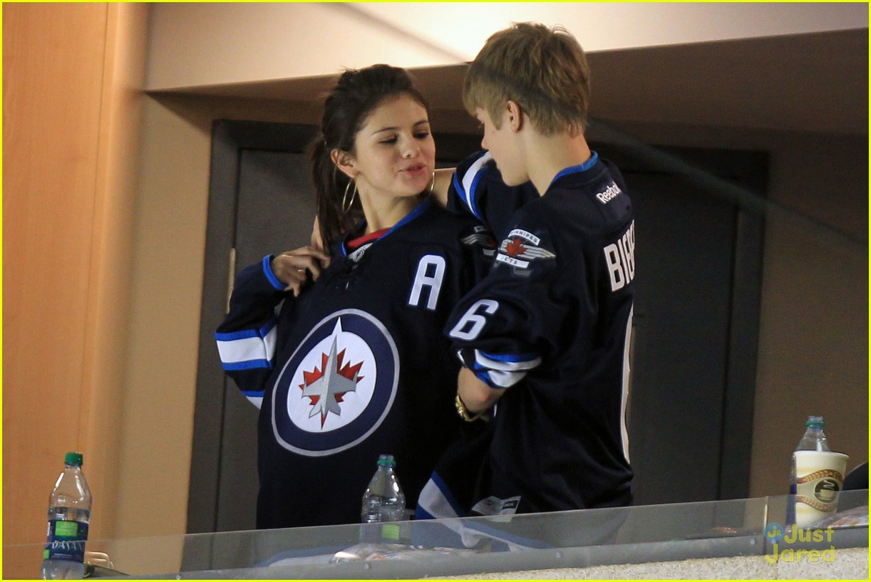 Selena Gomez & Justin Bieber: Hockey Honeys