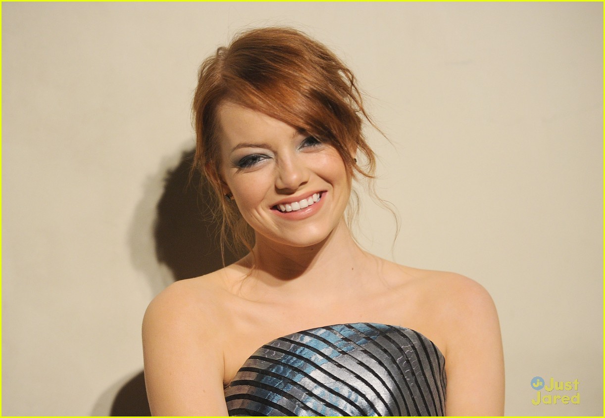 Emma Stone: Giorgio Armani Dinner Hostess