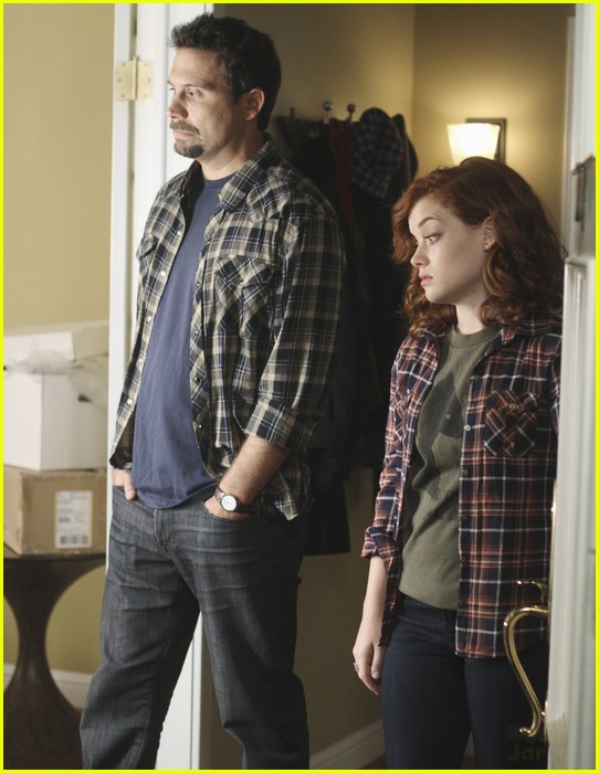 Carly Chaikin Moves In with Jane Levy