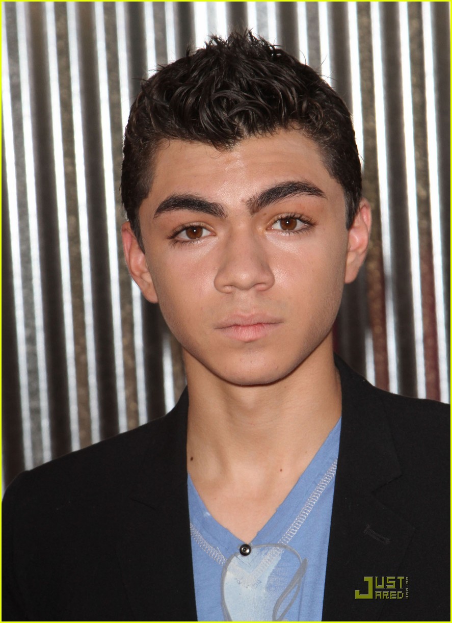 Caroline Sunshine & Adam Irigoyen: 'Real Steel' Premiere Pals