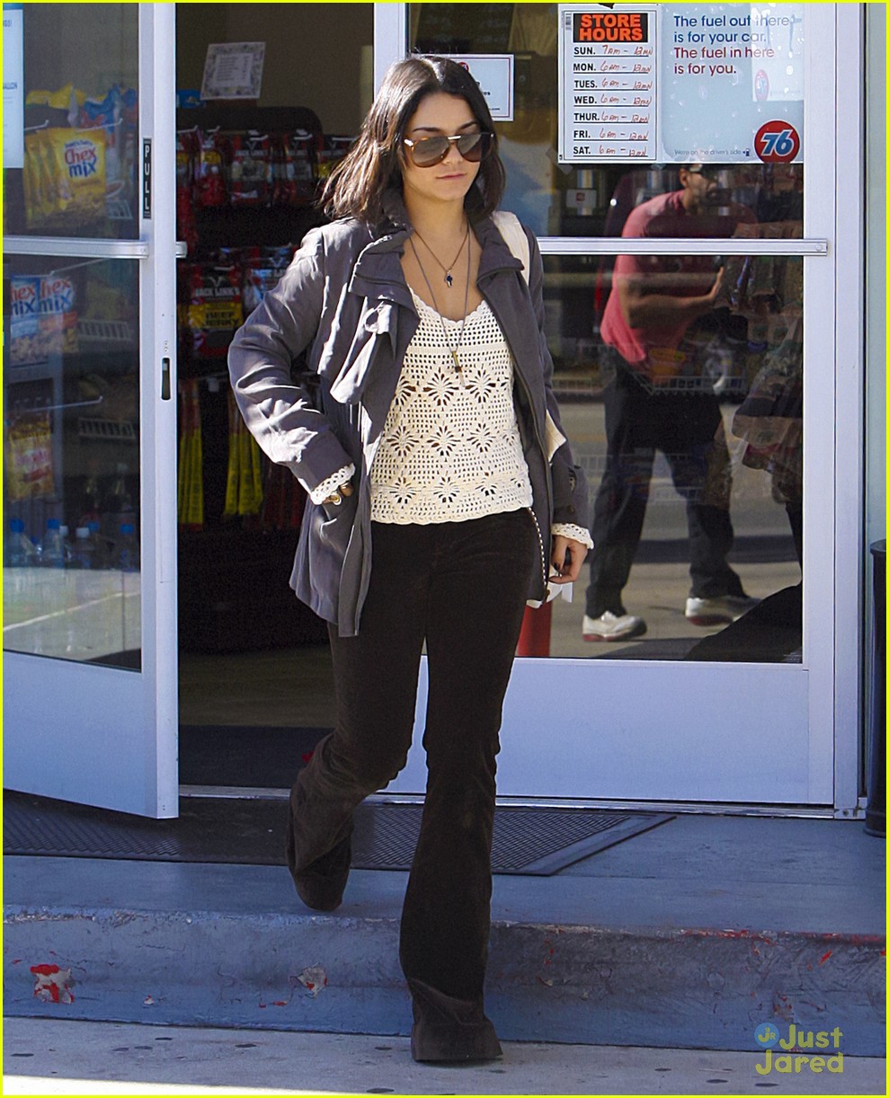 Vanessa Hudgens: Lord of the Rings Fan!