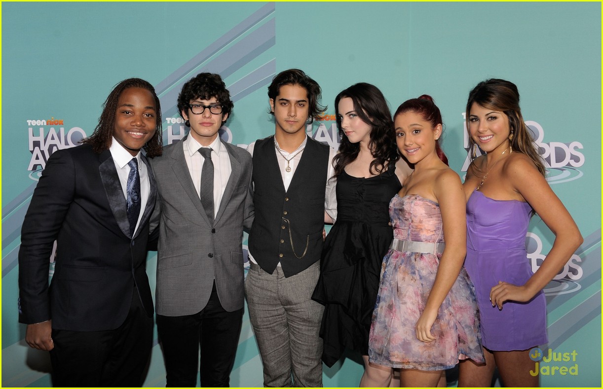 Leon Thomas & Ariana Grande: Halo Awards Get 'Victorious'