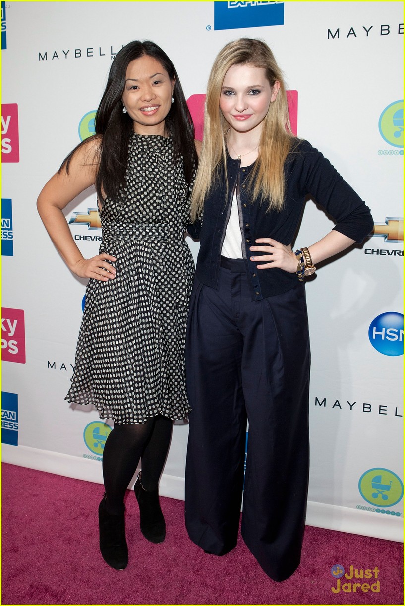 Abigail Breslin: Lucky Shops Lady