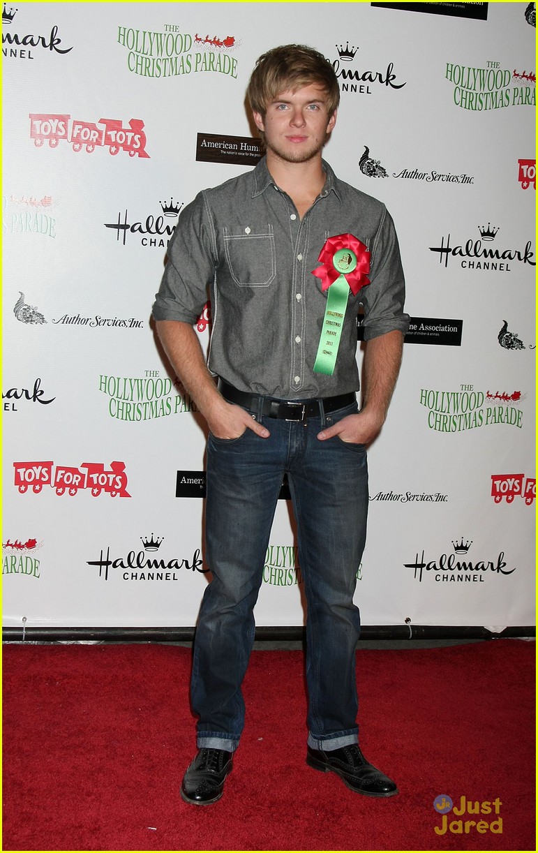 Allisyn Arm: Hollywood Christmas Parade With Chris & Doug Brochu!