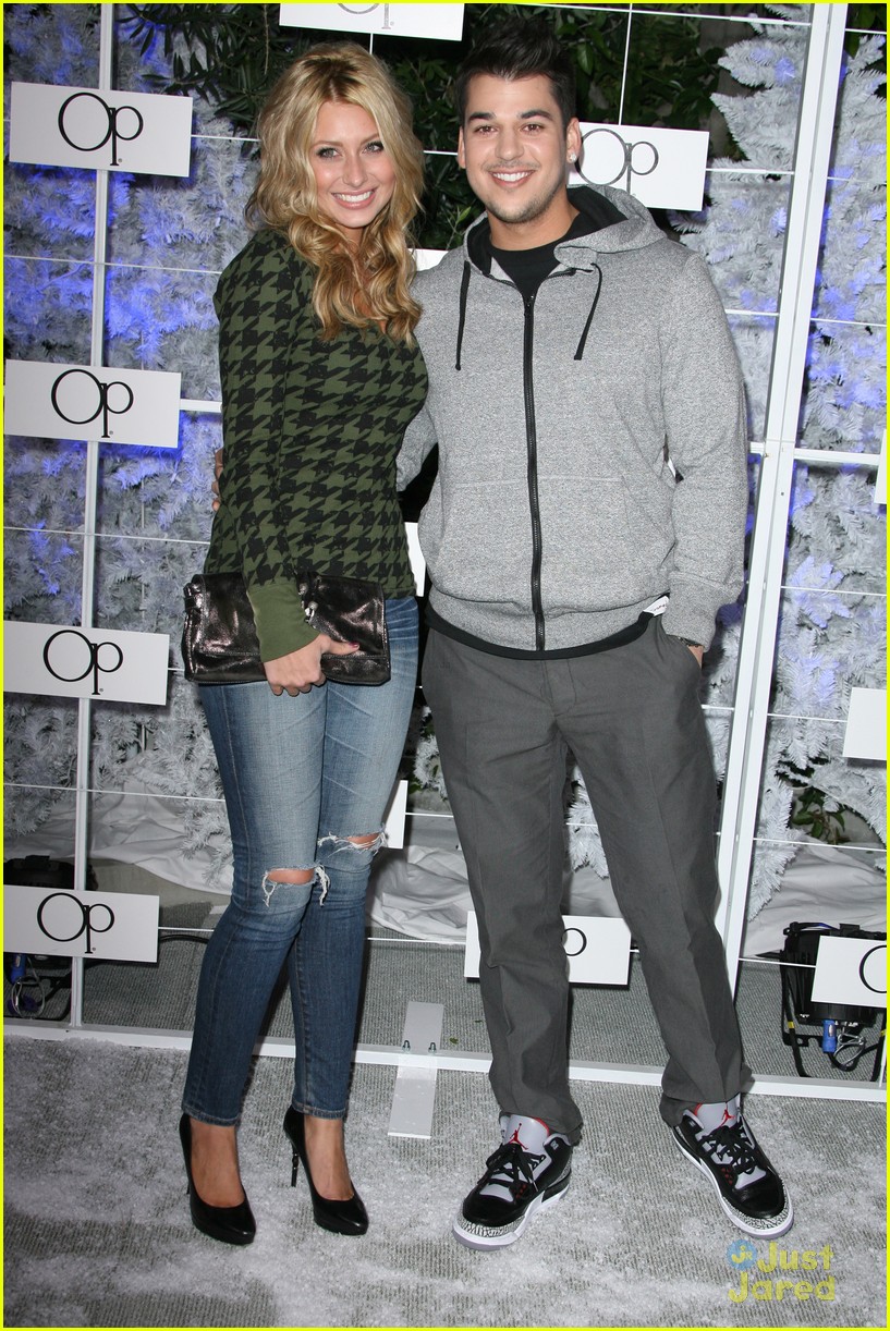 Brenda Song & Aly Michalka: Op Winter Wonderland!
