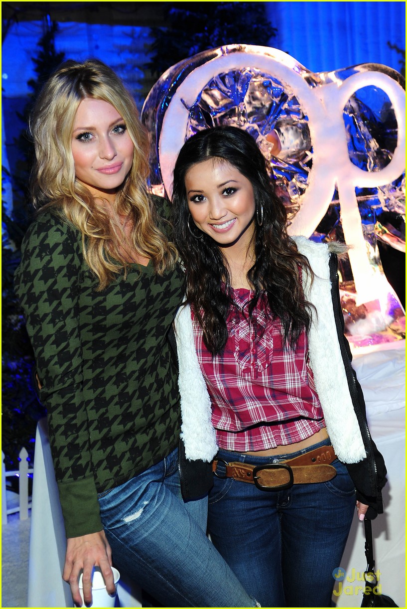 Brenda Song & Aly Michalka: Op Winter Wonderland!