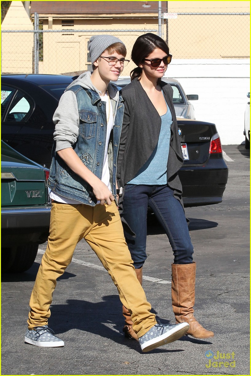 Selena Gomez & Justin Bieber: IHOP Breakfast!