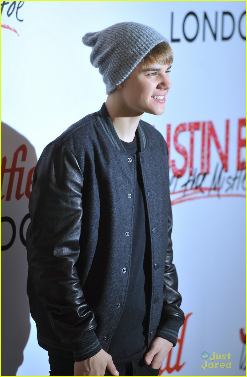Selena Gomez & Justin Bieber: Chelsea FC Tour!